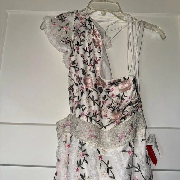MacDuggal EMBROIDERED RUFFLED ONE SHOULDER LACE UP GOWN Ivory 10! - Picture 7 of 8